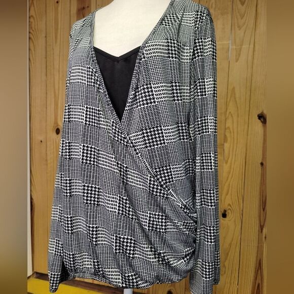 Robert Louis wrap blouse - Picture 3 of 16